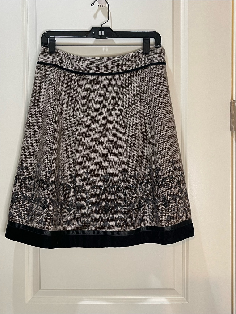 LOFT Taupe Herringbone A-Line Skirt with Black Velvet Trim 6P